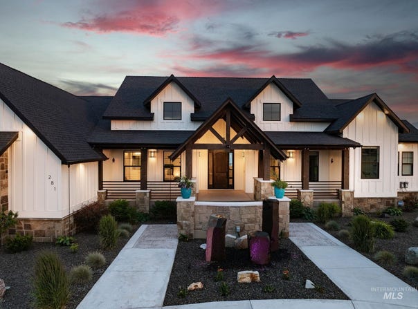 281 Lakeshore Dr, American Falls, ID 83211