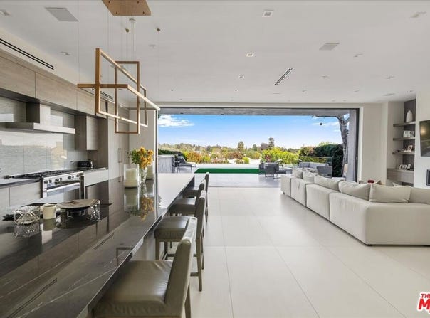 12311 11th Helena Dr, Los Angeles, CA 90049