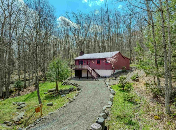597 Pine Drive, Terra Alta, WV 26764