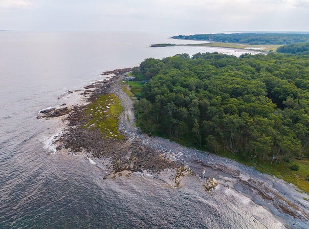 42 Thaxter Lane, Kittery, ME 03905