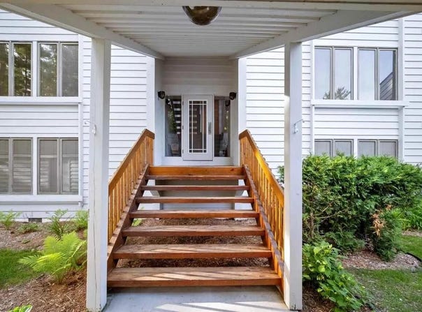 3400 Lakeside Drive S, Petoskey, MI 49770