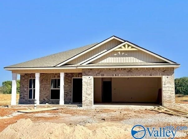 513 Cloverleaf Drive, Athens, AL 35611