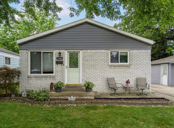 1204 S Campbell Road, Royal Oak, MI 48067