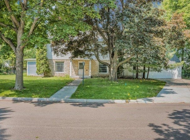 130 Holly Road, Hopkins, MN 55343