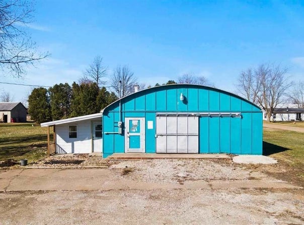 301 S Mechanic St, Brighton, IA 52540