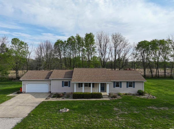 800 E Oak View Estate, Winamac, IN 46996-8785