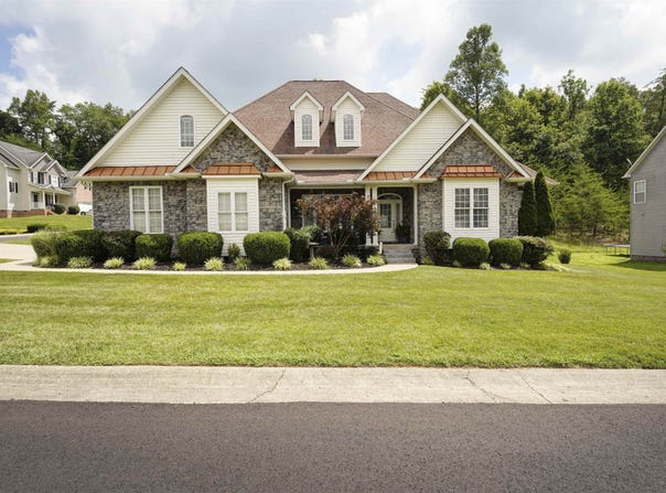 18 Hyde Park, Winfield, WV 25313