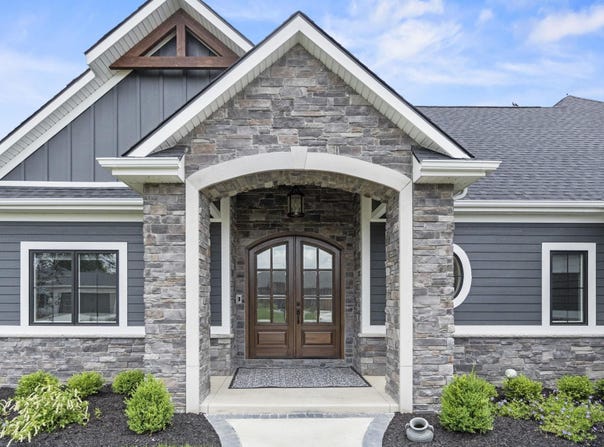 18058 Tullymore Lane, Leo, IN 46765