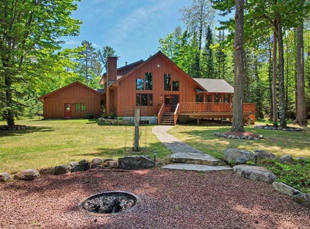 1463 EAGLE FLIGHT TR, Eagle River, WI 54521