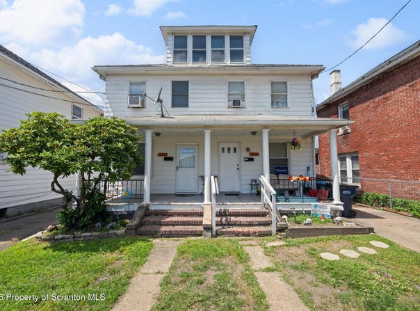 965 Shoemaker Avenue, West Wyoming, PA 18644