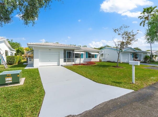 8561 NW 17th Pl, Plantation, FL 33322