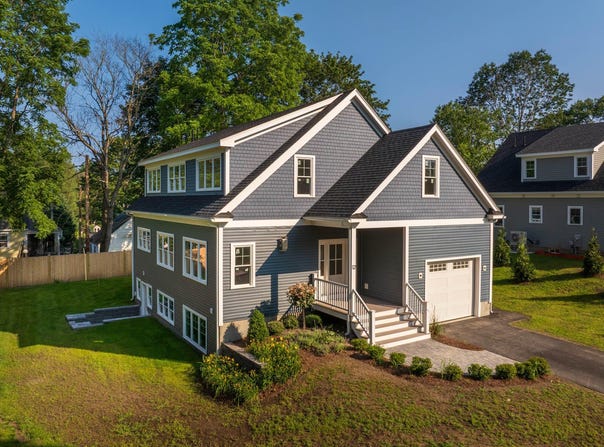 12 Gillis Drive, Kittery, ME 03904