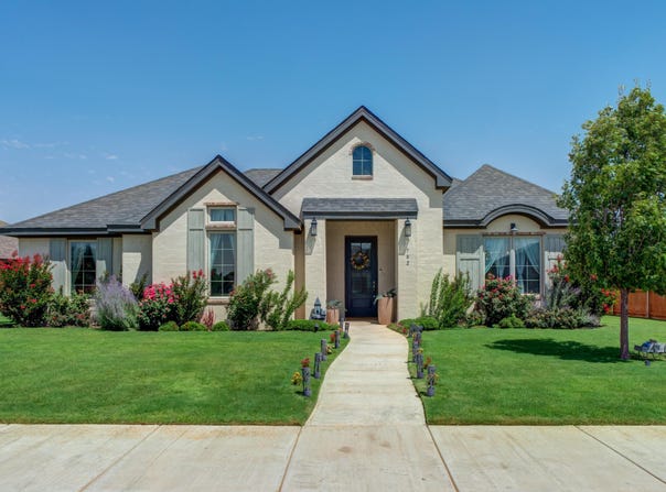 702 N 8th Street, Wolfforth, TX 79382