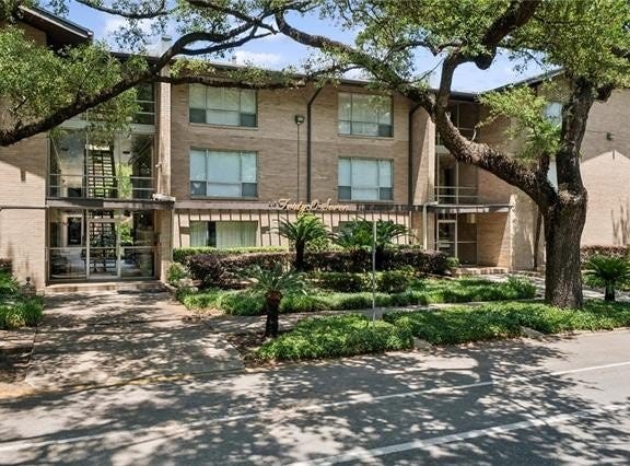 4007 SAINT CHARLES Avenue, New Orleans, LA 70115