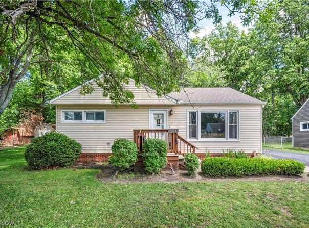 301 E 317th Street, Willowick, OH 44095