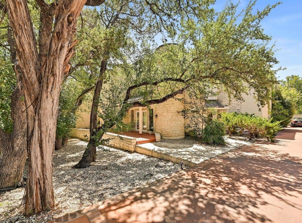 1 Crystal Springs CT, The Hills, TX 78738