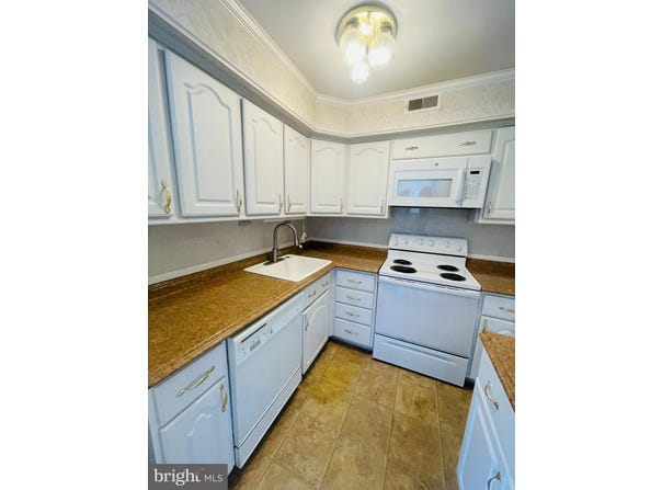 816 WINDING WAY, WESTVILLE, NJ 08093