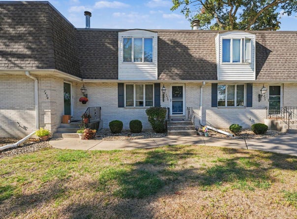1428 Elm Court, Schererville, IN 46375