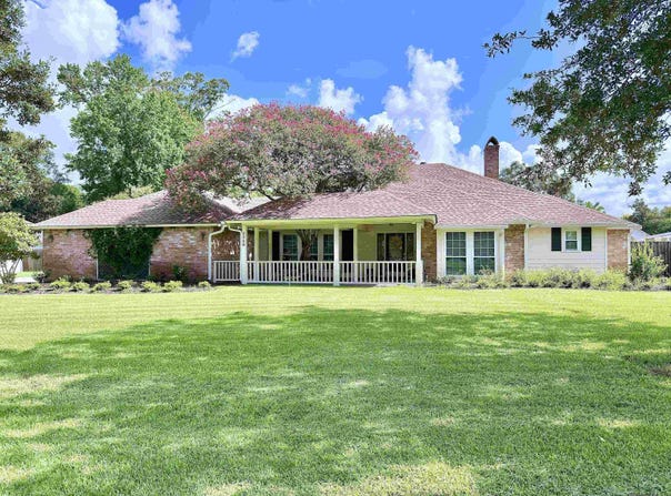 3328 Tezcucco Dr, Baton Rouge, LA 70820