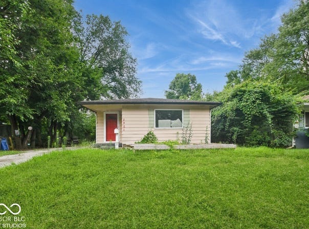 2921 Roberta Drive, Indianapolis, IN 46222