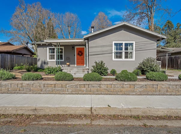 527 Third St, Yreka, CA 96097
