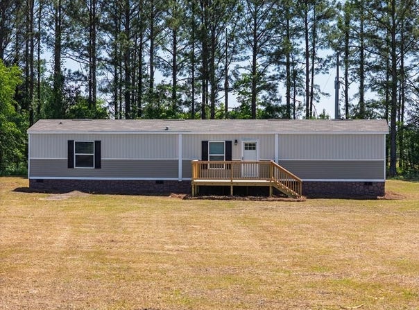 66 Eason Stalvey Road, Hahira, GA 31632