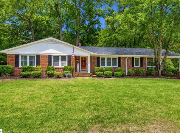 803 Calvert Avenue, Clinton, SC 29325