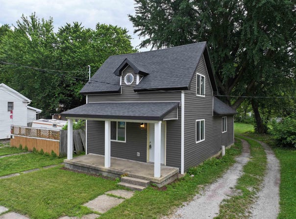 221 Park Street, LaPorte, IN 46350-2443