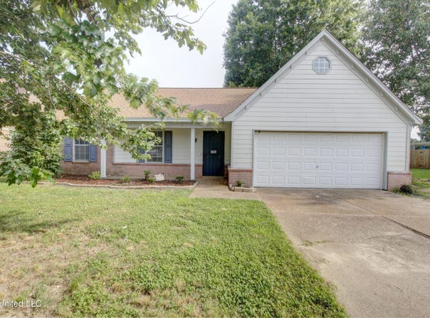 4141 Shadow Glen Drive, Horn Lake, MS 38637