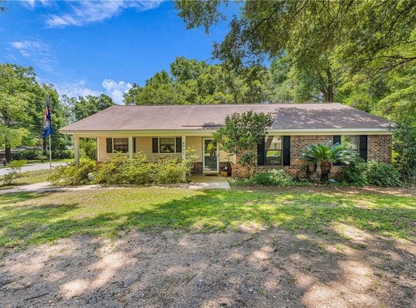 6951 Ching Lynch Road, Mobile, AL 36618