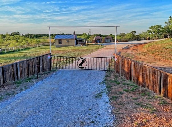 4950 US Highway 82 W, Nocona, TX 76255