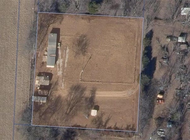 23963 Floyd Moore  RD, Gentry, AR 72734
