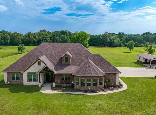 8711 State Highway 11 E, Commerce, TX 75428