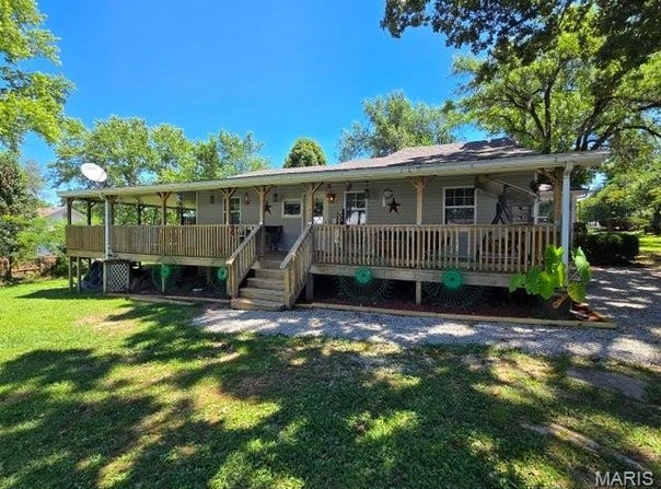 308 E James Street, Mountain View, MO 65548