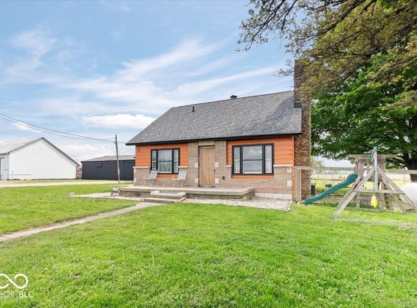 671 W 350 N, Shelbyville, IN 46176