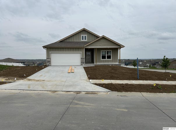 10525 S 113th Street, Papillion, NE 68046