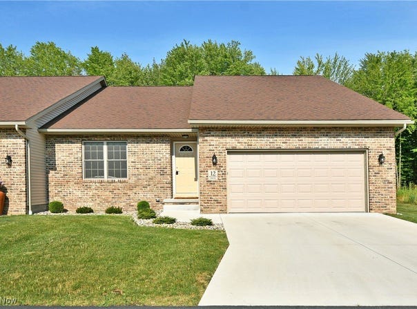 12 Bayview Circle, Cortland, OH 44410