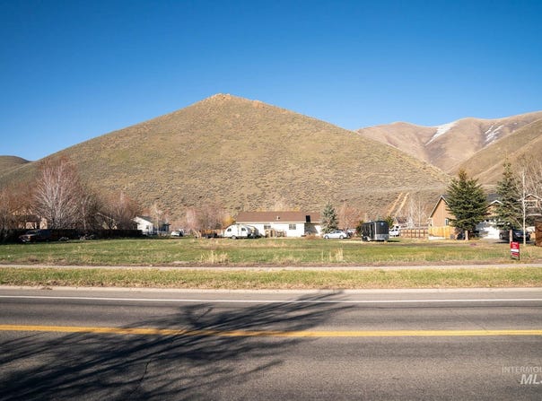 2410 Woodside Blvd, Hailey, ID 83333