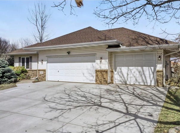 2334 Manuela Drive, Chaska, MN 55318