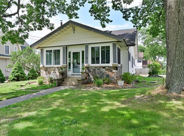 891 Park Avenue, Amherst, OH 44001