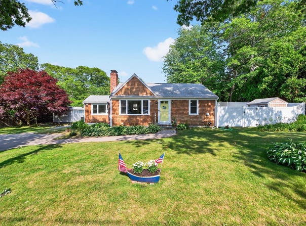 24 Tabor Road, Forestdale, MA 02644