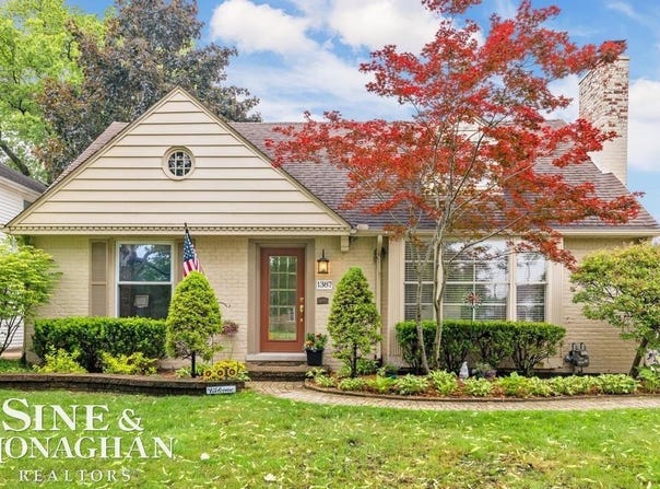 1387 Torrey, Grosse Pointe Woods, MI 48236