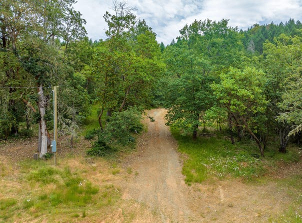 1251 Warner Road, Wolf Creek, OR 97497