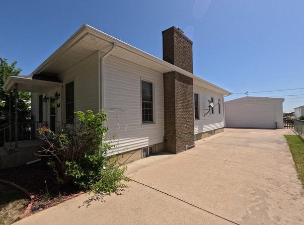 619 Curtis St, Brush, CO 80723