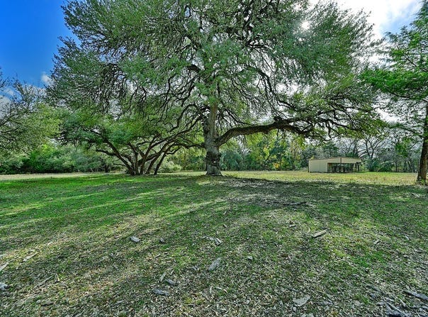 505 North Live Oak Street, Round Top, TX 78954