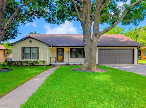 1305 Hillcrest Boulevard, Gainesville, TX 76240