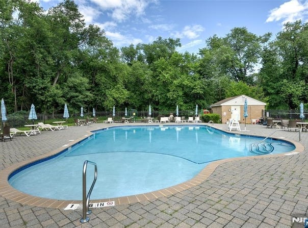 131 Bunker Hill, Wayne, NJ 07470