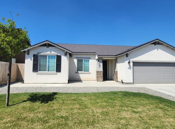 1326 Sawtooth Place W, Hanford, CA 93230