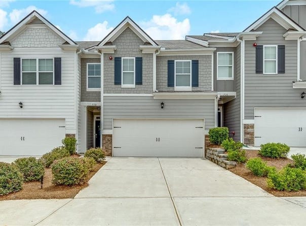 738 Woodstock Grove Drive, Woodstock, GA 30188