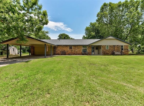 881 County Street 2938, Tuttle, OK 73089